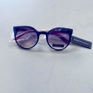 BCBG BCB947BLU5022 Sunglasses